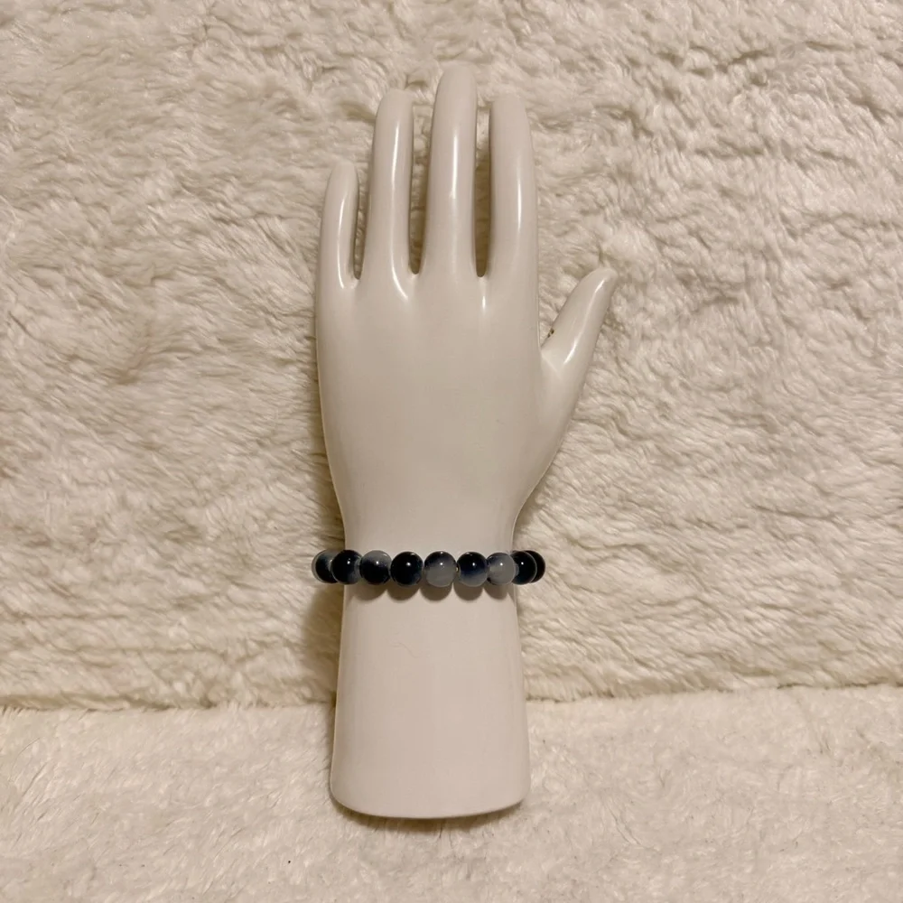 Chic Blue Agate Bracelet with Gold Piyao or Pixiu - Picture 2 of 5